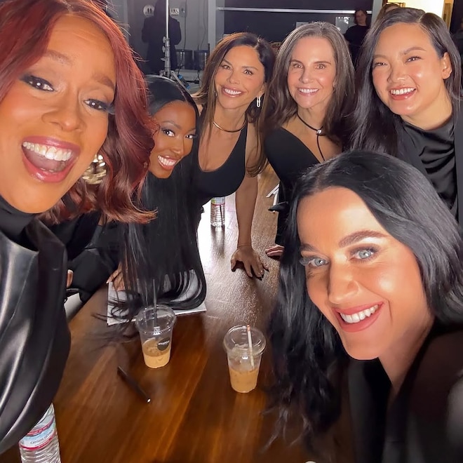 Blue Origin Space Crew, Gayle King, Katy Perry, Lauren Sanchez, Aisha Bowe, Amanda Nguyen and Kerianne Flynn